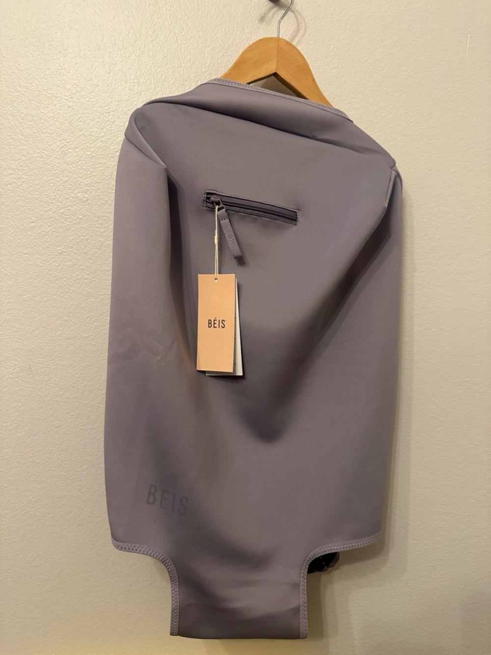 BÉIS The Carry-On Luggage Cover Limited Edition Lavender Color NWT - Picture 3 of 9